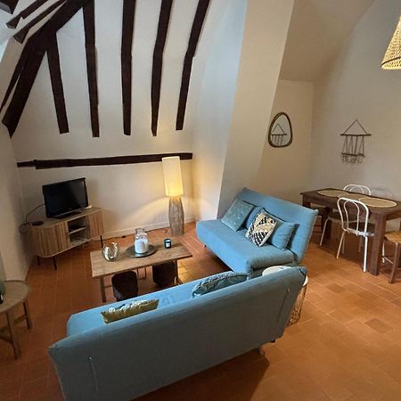 Appartement Au Centre De Richelieu Bagian luar foto