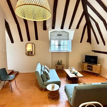 Appartement Au Centre De Richelieu Bagian luar foto
